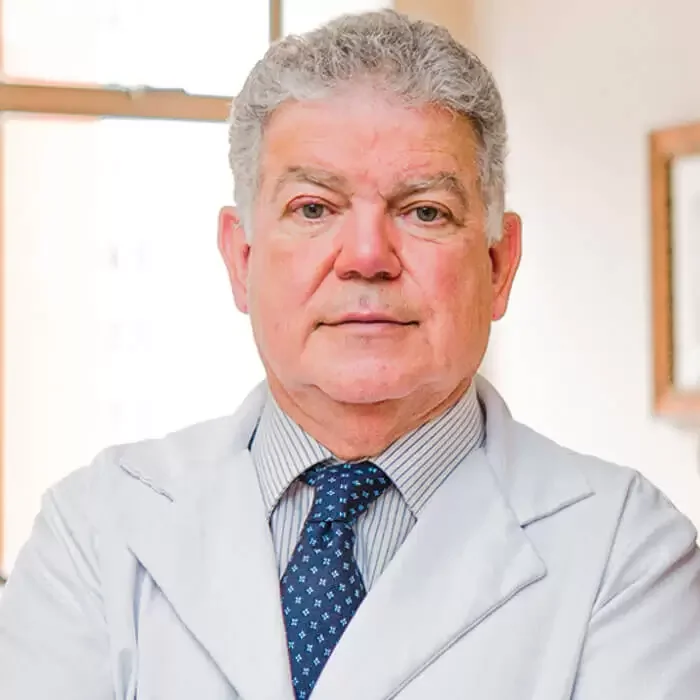 Foto do Dr. João Mansur — Cirurgião Plástico e Dermatologista na Mansur