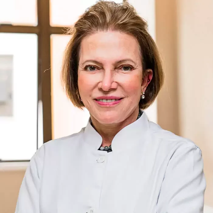 Foto do Dra. Cristina Mansur — Dermatologista na Mansur